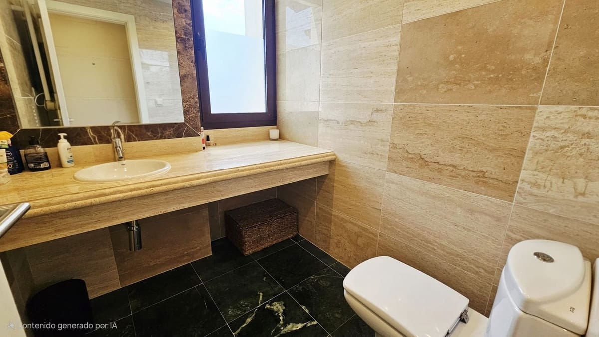 3 bedroom Villa for sale in Estepona with garage - € 950,000 (Ref: 9099456)