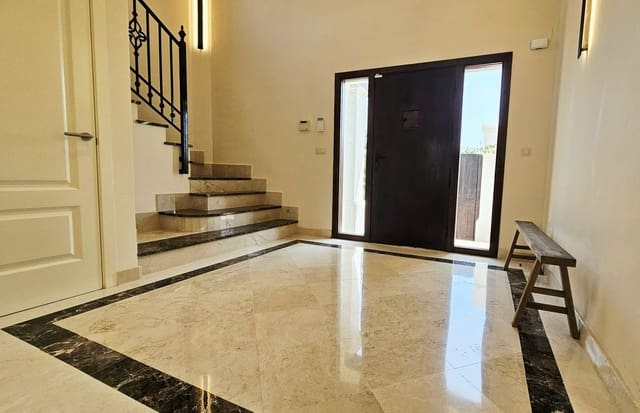 3 bedroom Villa for sale in Estepona with garage - € 925,000 (Ref: 9099456)