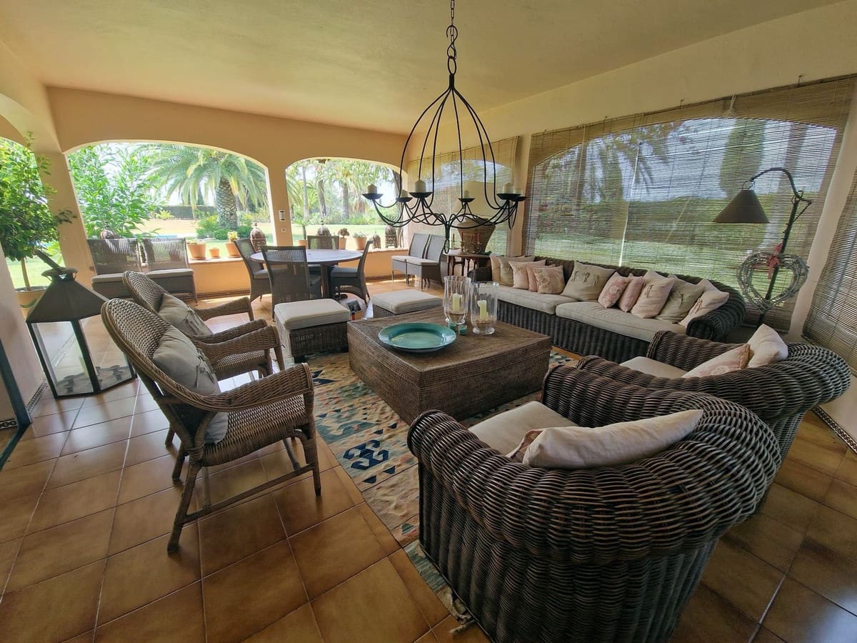 4 bedroom Villa for sale in Benahavis with garage - € 3,900,000 (Ref: 9099712)