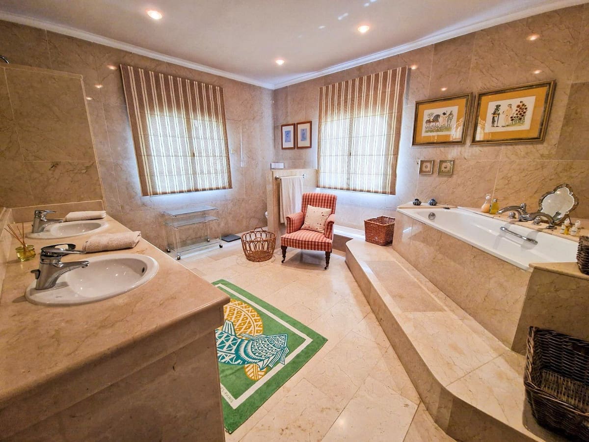 4 soveværelse Villa til salg i Benahavis med garage - € 3.900.000 (Ref: 9099712)