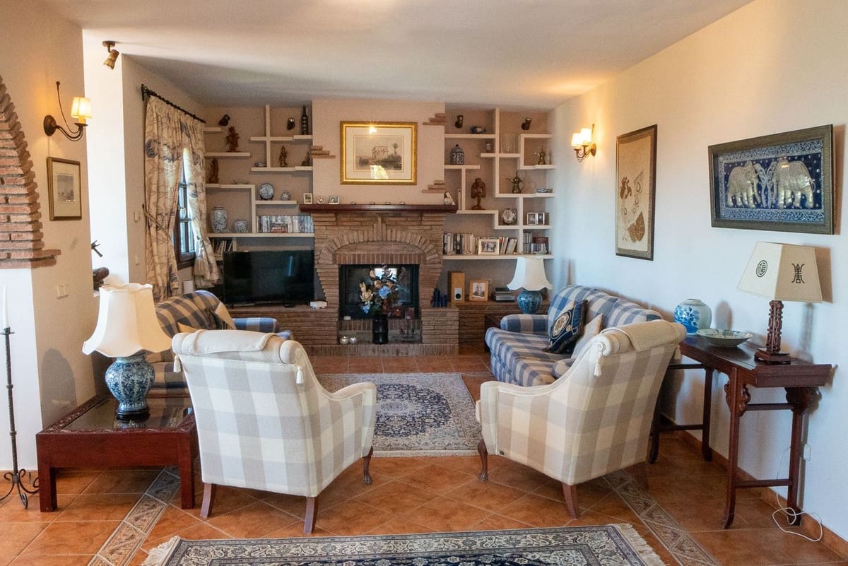 6 sypialnia Willa na sprzedaż w Estepona - 1 395 000 € (Ref: 9099715)