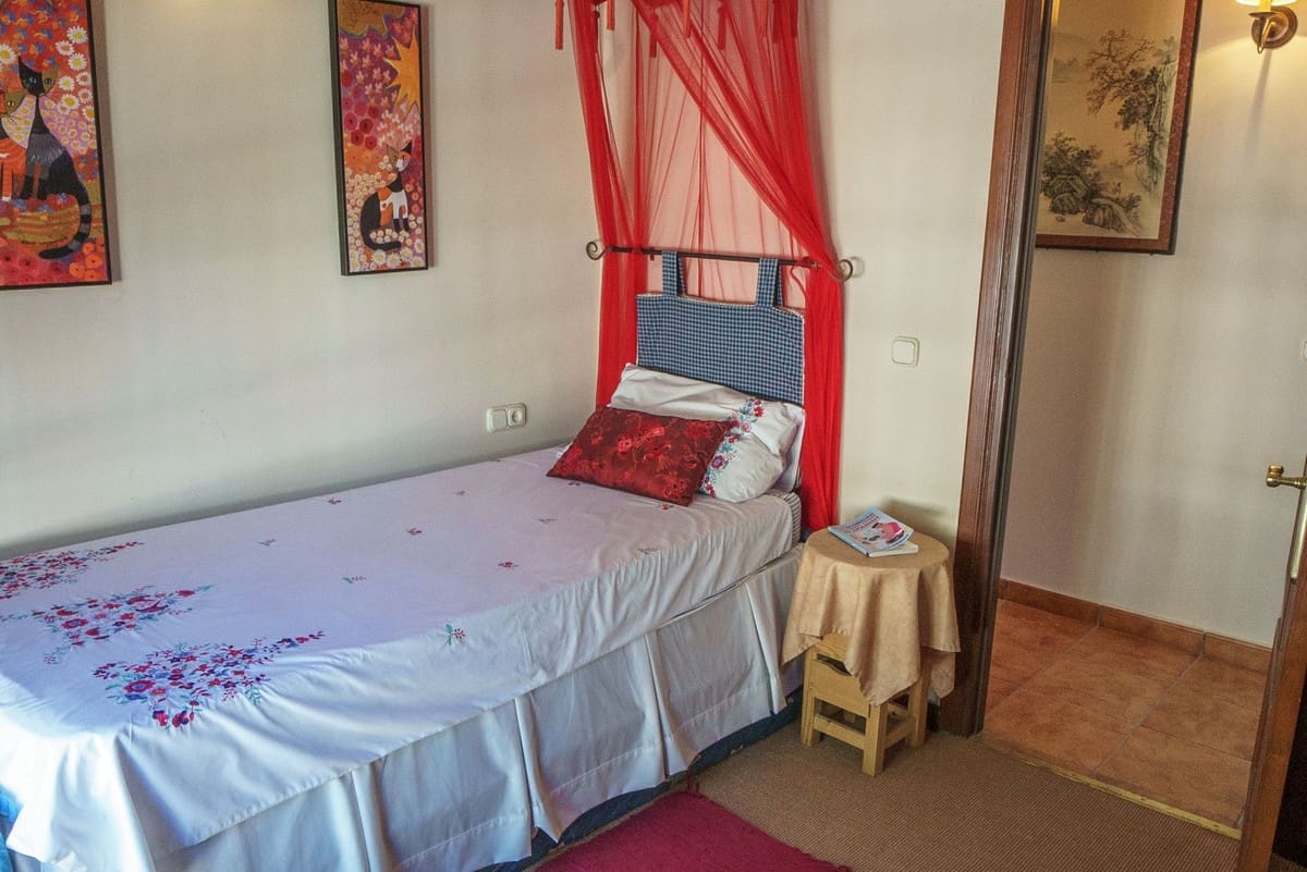 6 sypialnia Willa na sprzedaż w Estepona - 1 395 000 € (Ref: 9099715)