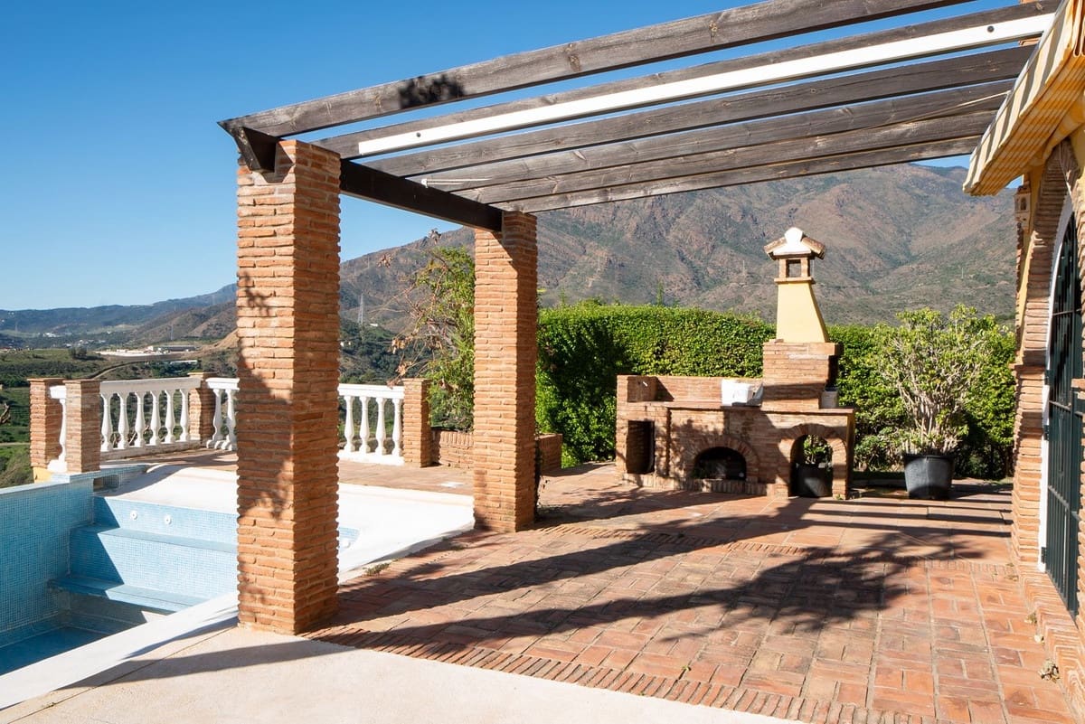 6 sypialnia Willa na sprzedaż w Estepona - 1 395 000 € (Ref: 9099715)