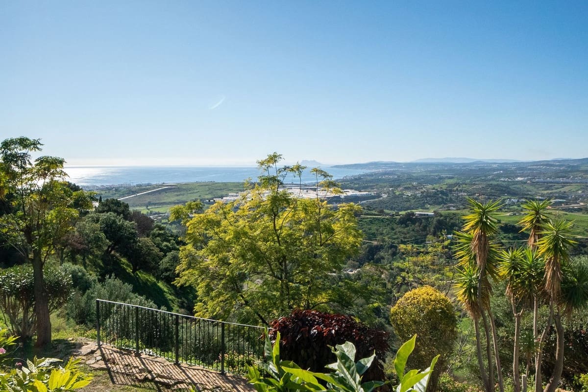 6 sypialnia Willa na sprzedaż w Estepona - 1 395 000 € (Ref: 9099715)