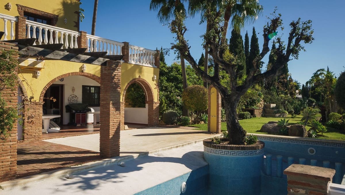 6 sypialnia Willa na sprzedaż w Estepona - 1 395 000 € (Ref: 9099715)