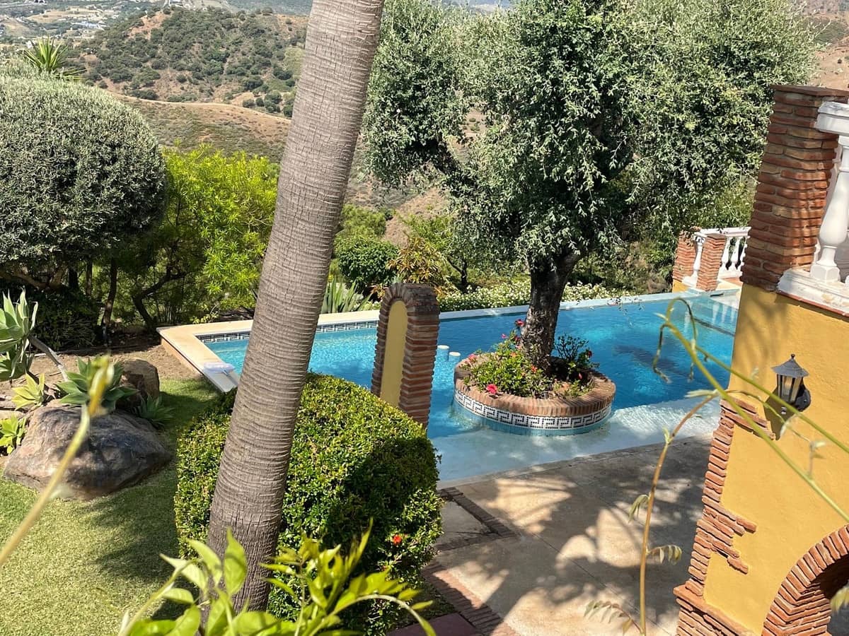 6 sypialnia Willa na sprzedaż w Estepona - 1 395 000 € (Ref: 9099715)