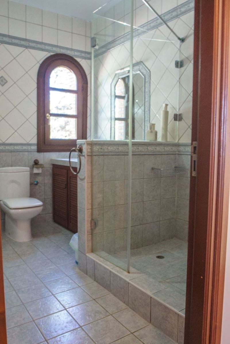 Chalet de 6 habitaciones en Estepona en venta - 1.395.000 € (Ref: 9099715)