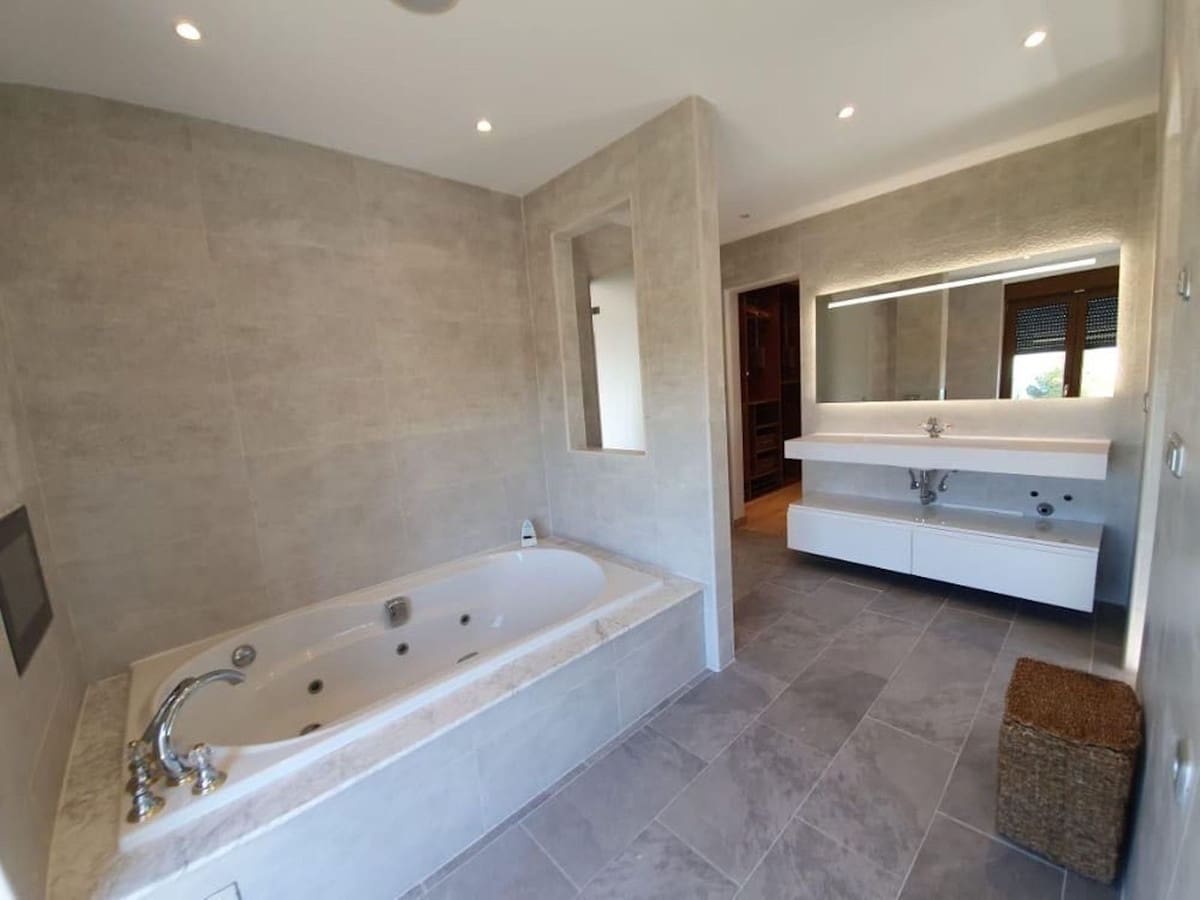 Chalet de 6 habitaciones en Benahavís en venta con garaje - 4.200.000 € (Ref: 9099723)