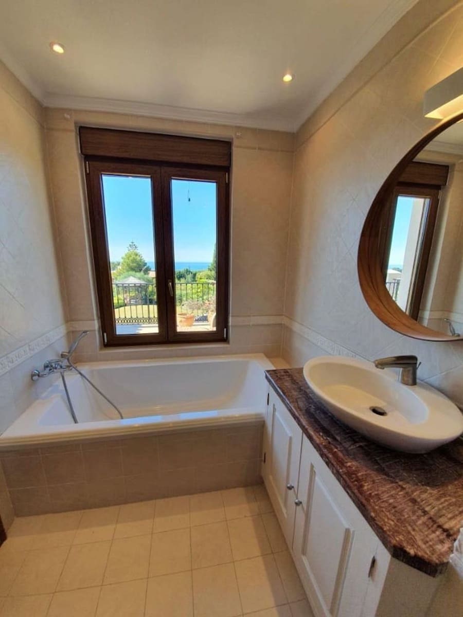 Chalet de 6 habitaciones en Benahavís en venta con garaje - 4.200.000 € (Ref: 9099723)