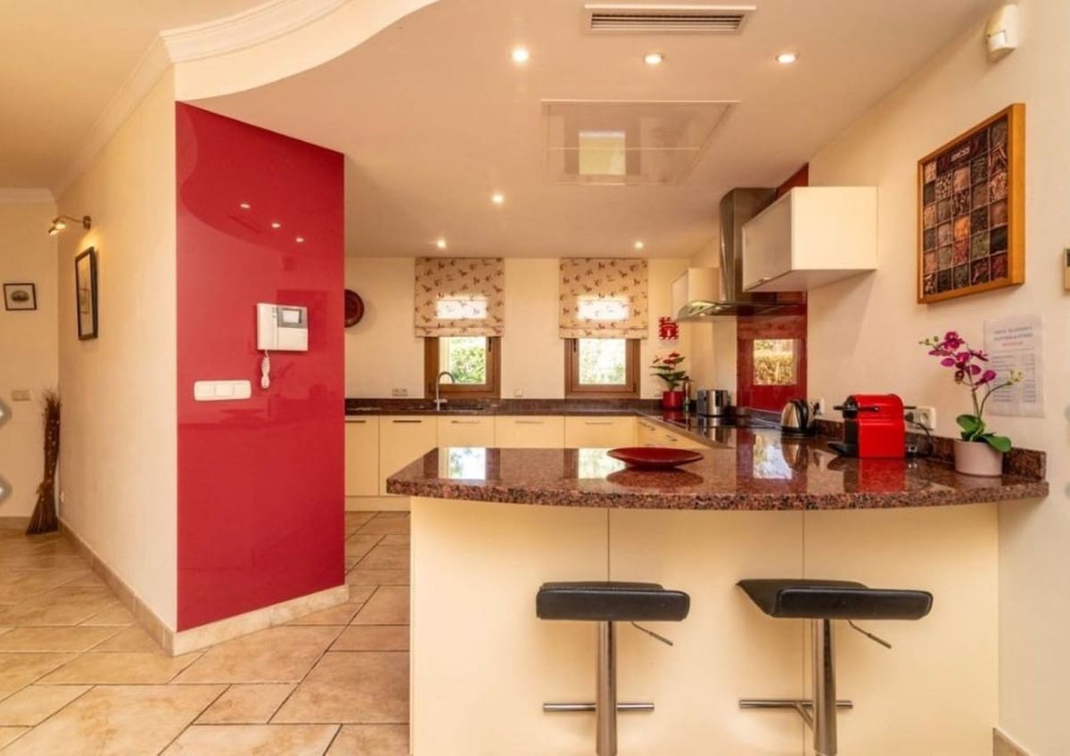 5 soveværelse Villa til salg i Los Flamingos med garage - € 2.495.000 (Ref: 9099727)