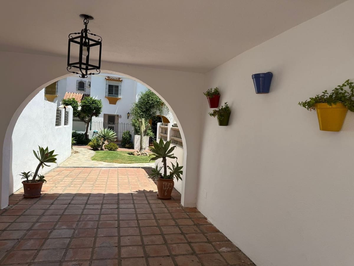 4 sypialnia Dom na sprzedaż w Manilva - 599 000 € (Ref: 9101751)