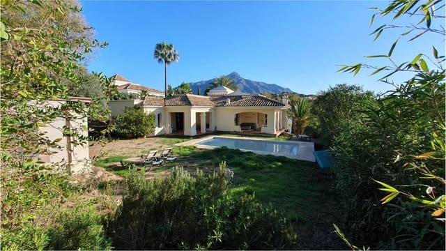 Chalet de 5 habitaciones en Nueva Andalucia, Marbella en venta - 2.365.000 € (Ref: 9103918)