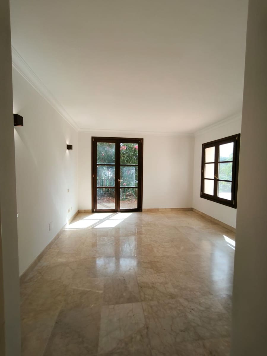 Chalet de 5 habitaciones en Nueva Andalucia en venta - 2.365.000 € (Ref: 9103918)