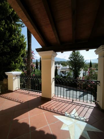 Chalet de 5 habitaciones en Nueva Andalucia, Marbella en venta - 2.365.000 € (Ref: 9103918)