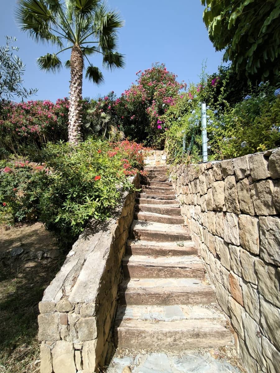 Chalet de 5 habitaciones en Nueva Andalucia en venta - 2.365.000 € (Ref: 9103918)