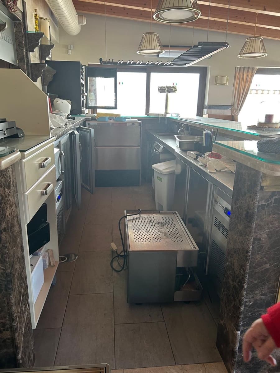 7 soverom Kommersiell til salgs i El Paraiso - € 1 680 000 (Ref: 9103923)