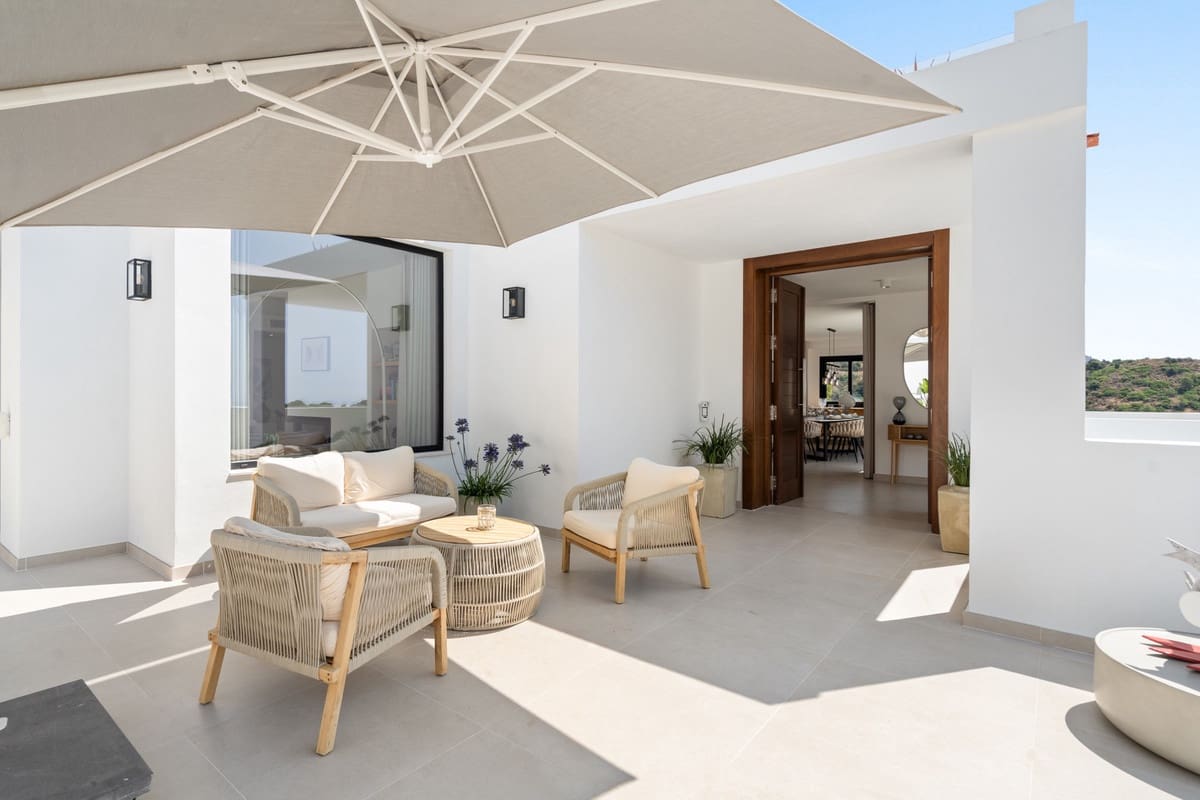 5 bedroom Villa for sale in Nueva Andalucia - € 4,950,000 (Ref: 9108234)