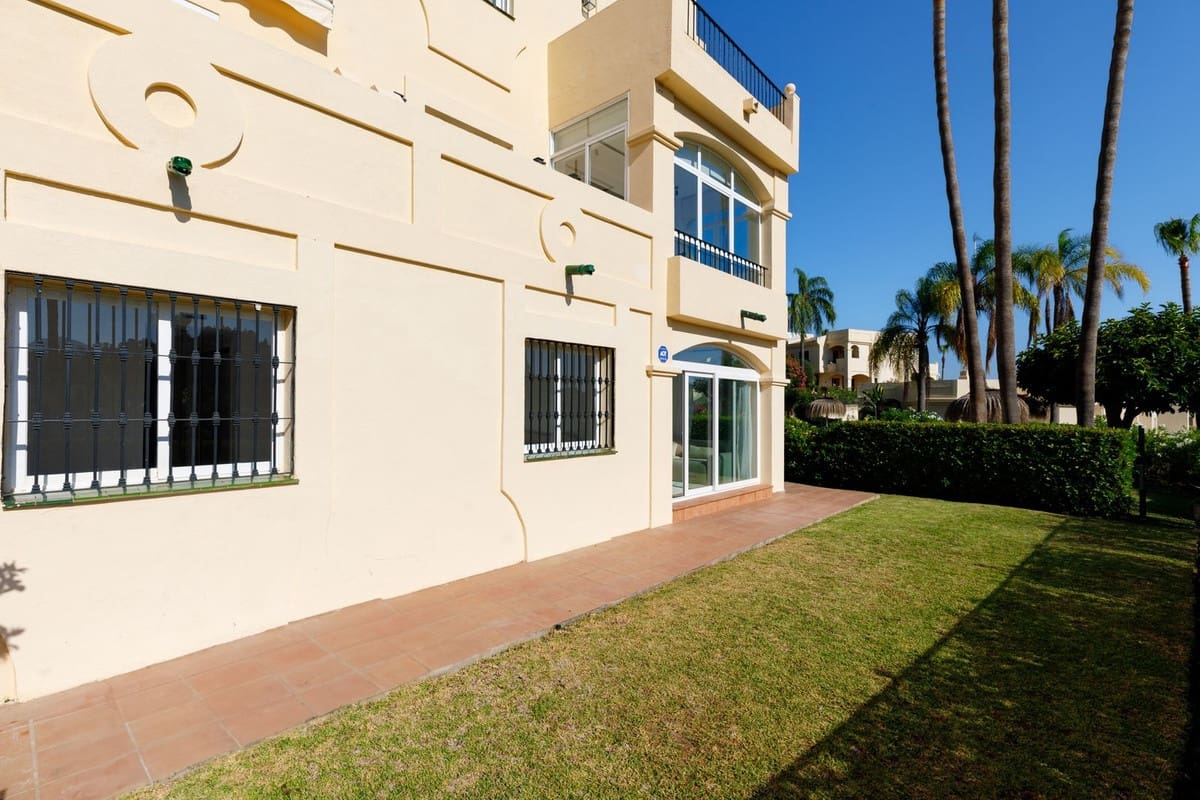 3 bedroom Apartment for sale in La Quinta - € 590,000 (Ref: 9108235)