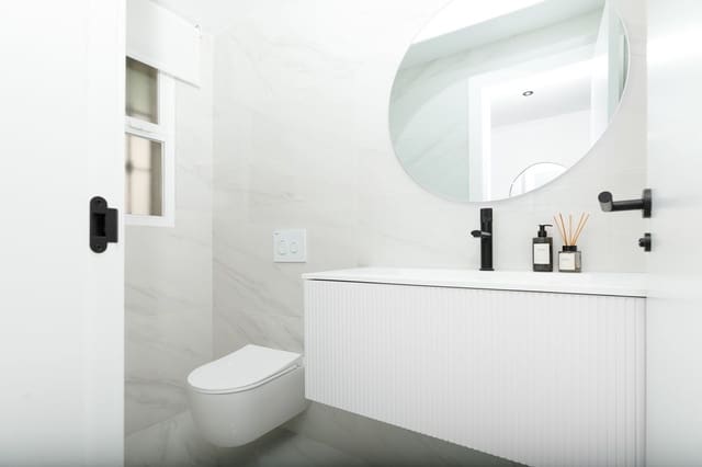 3 Zimmer Apartment zu verkaufen in La Quinta, Benahavís - 590.000 € (Ref: 9108235)