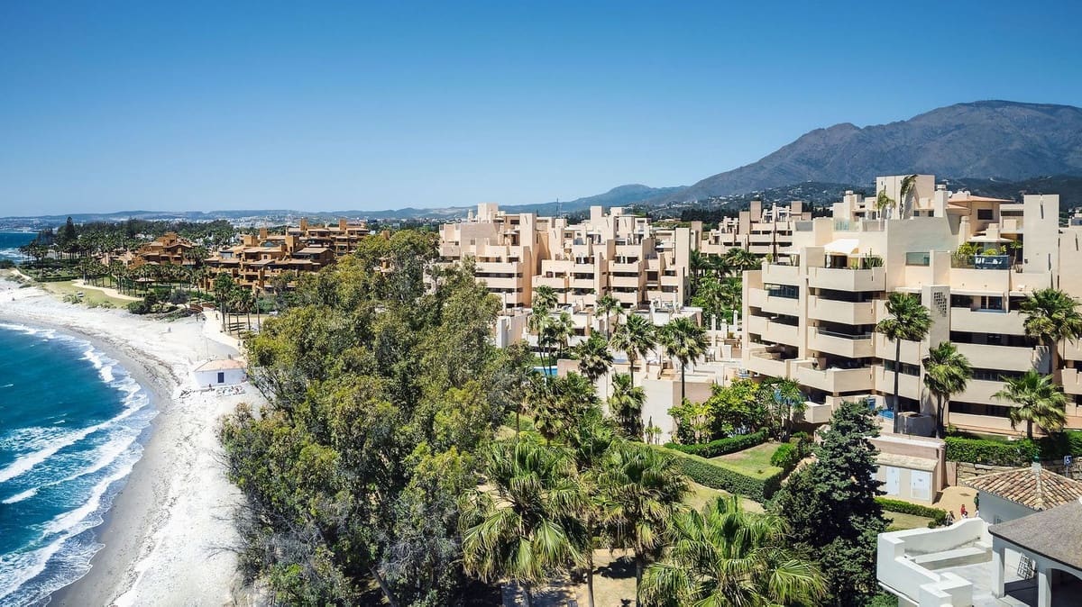 6 bedroom Apartment for sale in Estepona - € 3,850,000 (Ref: 9130427)