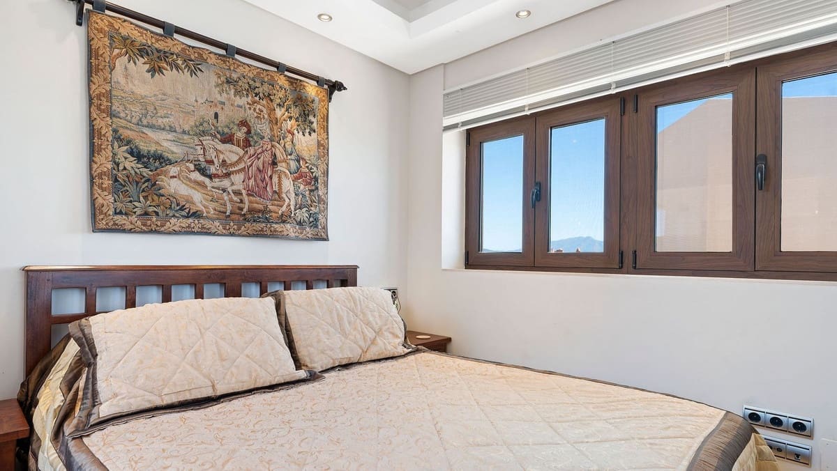 6 bedroom Apartment for sale in Estepona - € 3,850,000 (Ref: 9130427)