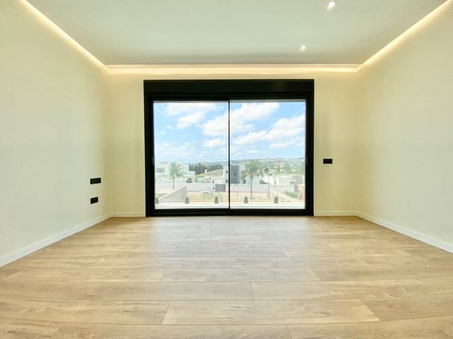 2 bedroom Villa for sale in Mijas - € 1,400,000 (Ref: 9130433)