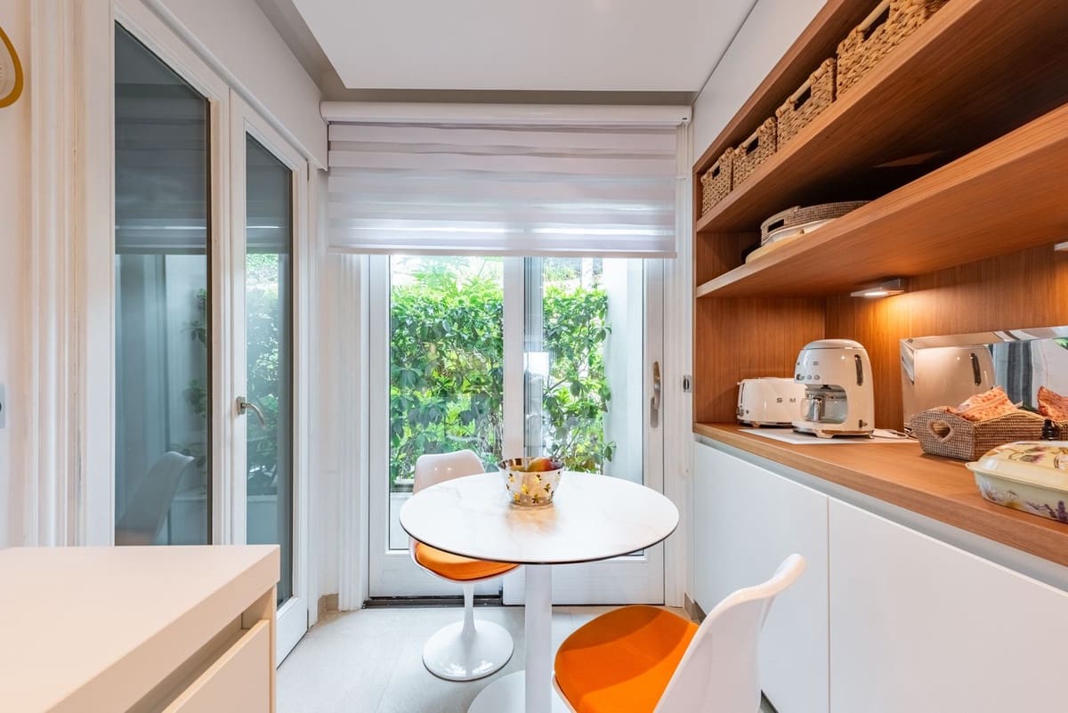 2 bedroom Apartment for sale in Estepona with garage - € 1,250,000 (Ref: 9130500)