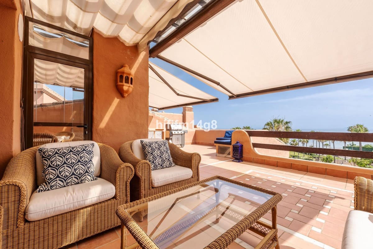 3 bedroom Apartment for sale in Estepona - € 1,595,000 (Ref: 9130501)