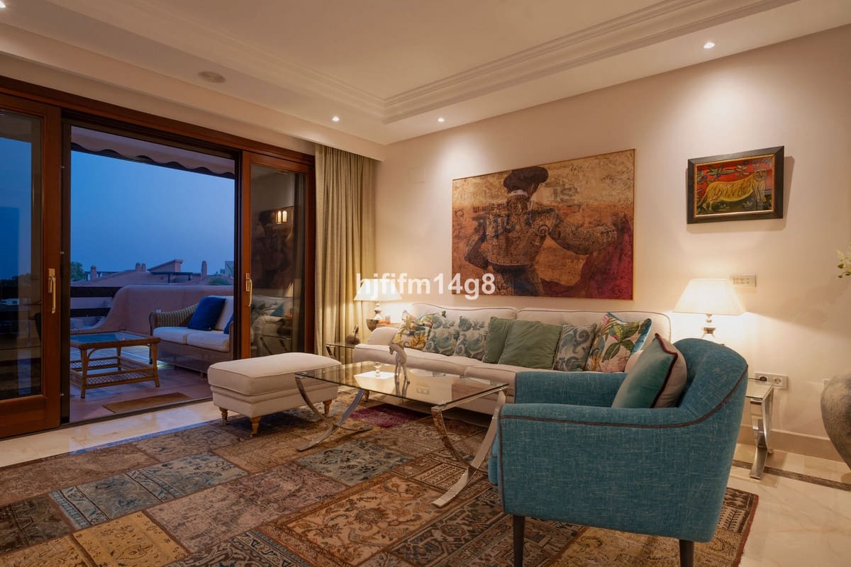 3 bedroom Apartment for sale in Estepona - € 1,595,000 (Ref: 9130501)