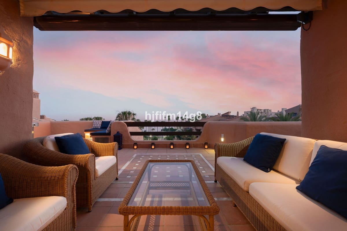 3 bedroom Apartment for sale in Estepona - € 1,595,000 (Ref: 9130501)