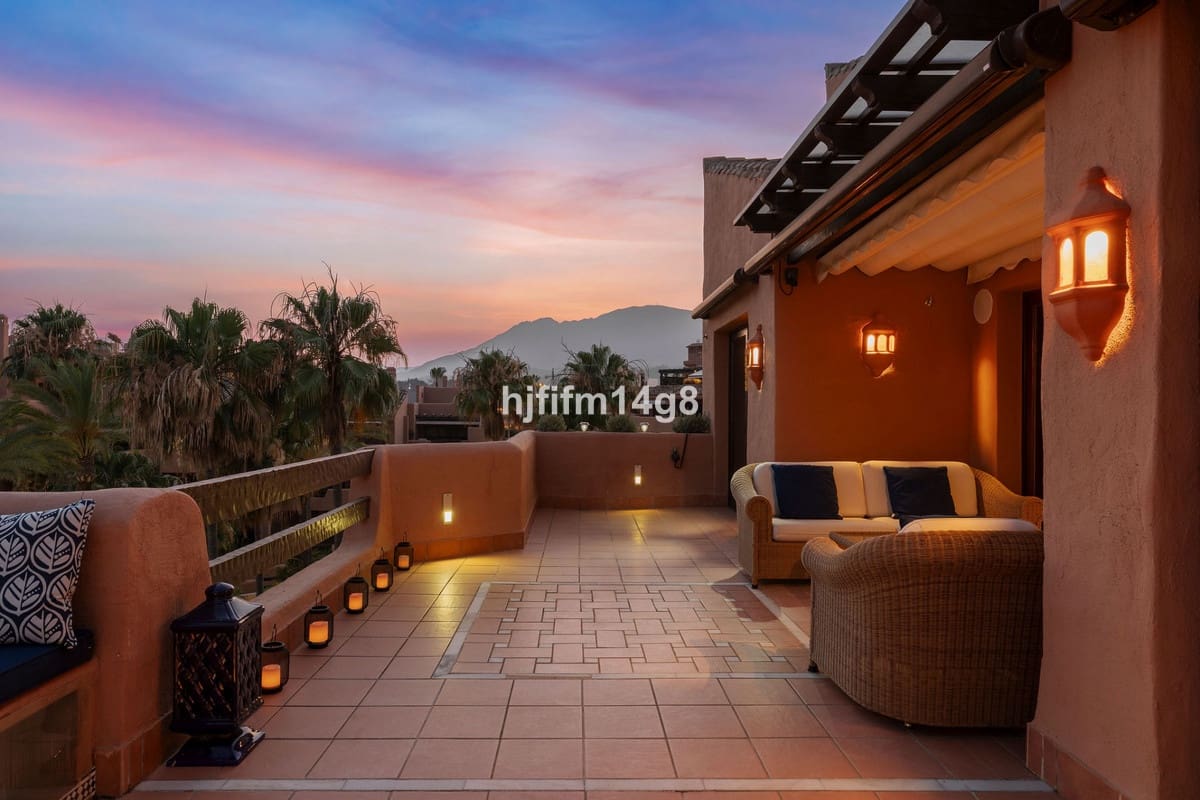 3 bedroom Apartment for sale in Estepona - € 1,595,000 (Ref: 9130501)