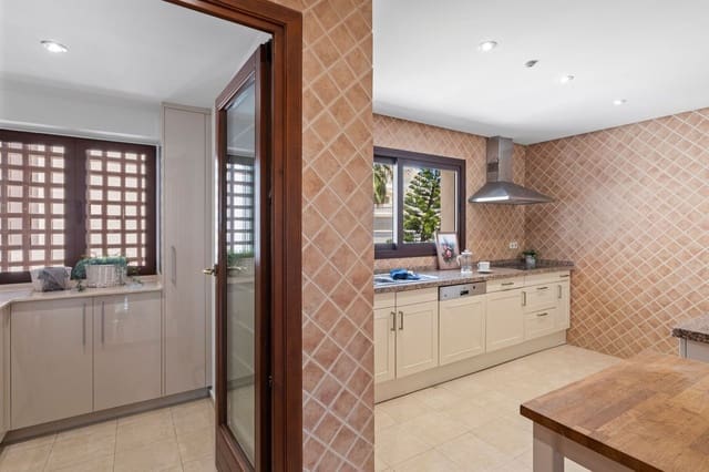 3 makuuhuone Huoneisto myytävänä paikassa New Golden Mile, Estepona - 1 530 000 € (Ref: 9130502)