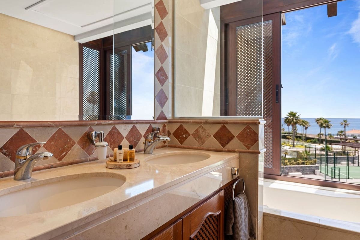 3 makuuhuone Huoneisto myytävänä paikassa New Golden Mile - 1 530 000 € (Ref: 9130502)