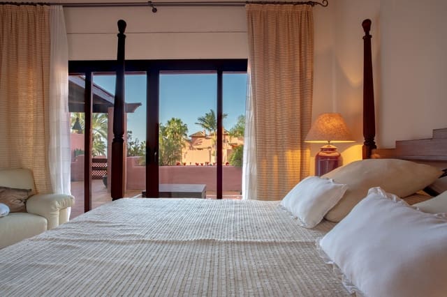 3 quarto Apartamento para venda em Estepona - 1 800 000 € (Ref: 9130503)