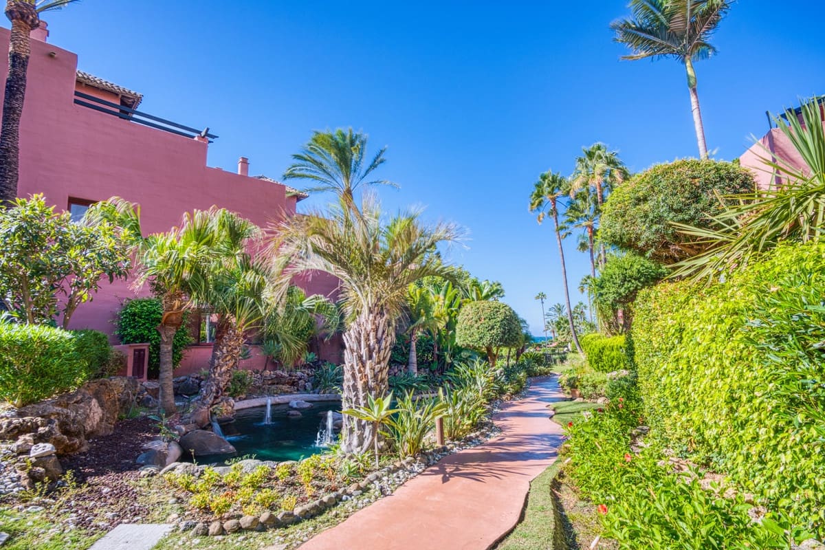 3 quarto Apartamento para venda em Estepona - 1 800 000 € (Ref: 9130503)