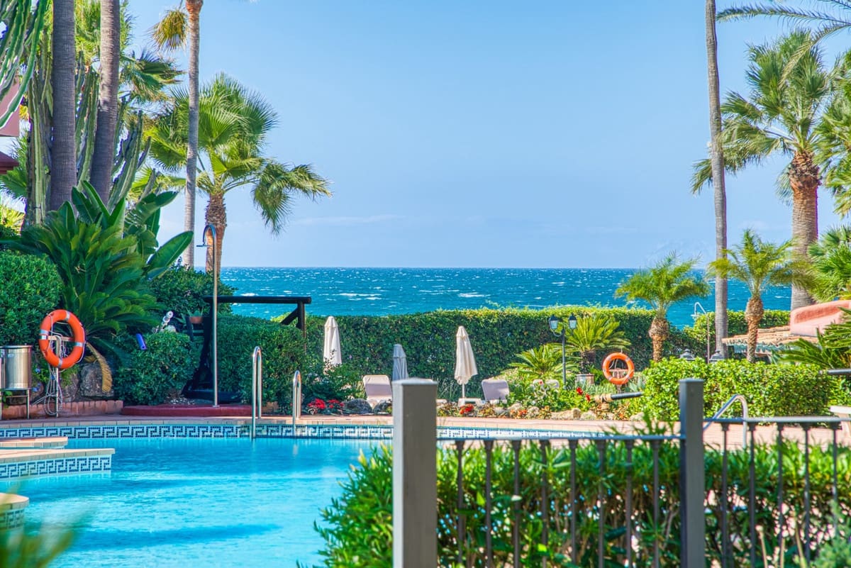 3 quarto Apartamento para venda em Estepona - 1 800 000 € (Ref: 9130503)