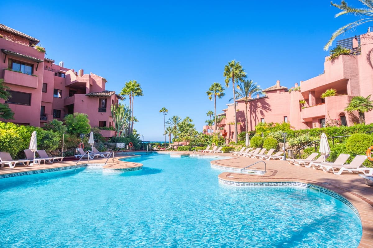 3 quarto Apartamento para venda em Estepona - 1 800 000 € (Ref: 9130503)