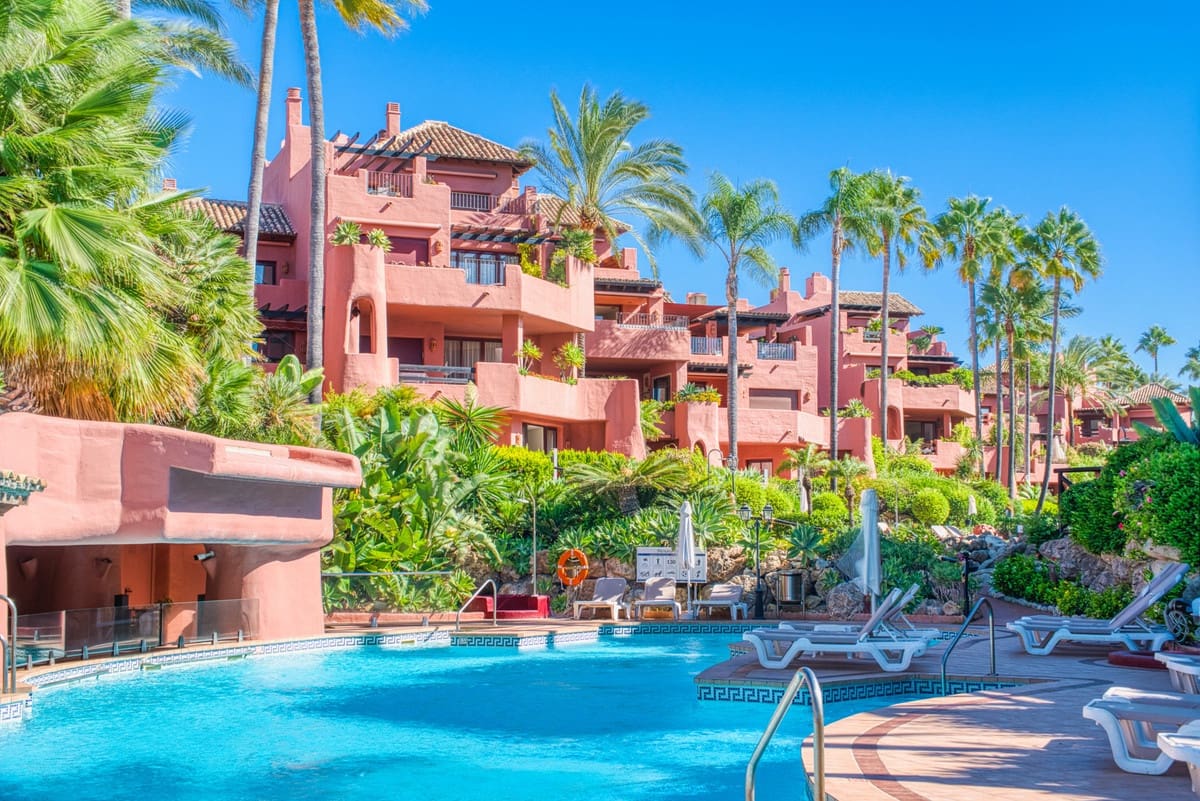 3 quarto Apartamento para venda em Estepona - 1 800 000 € (Ref: 9130503)