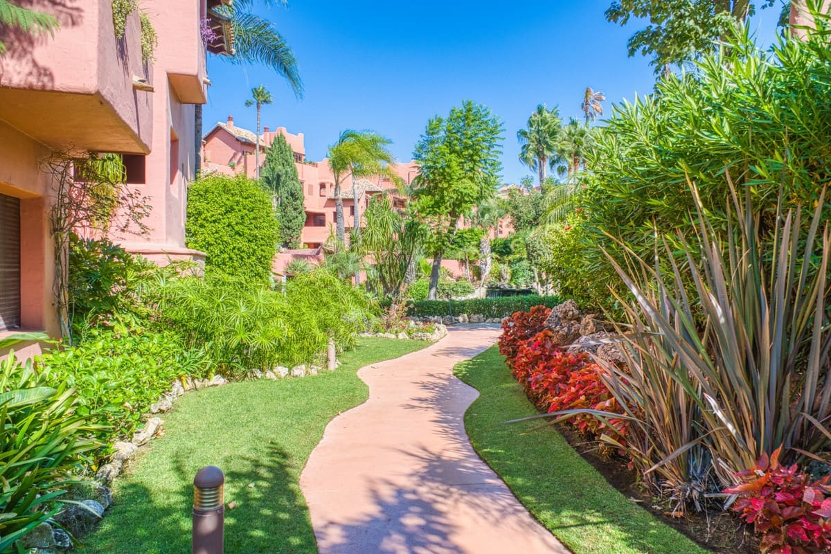 3 quarto Apartamento para venda em Estepona - 1 800 000 € (Ref: 9130503)