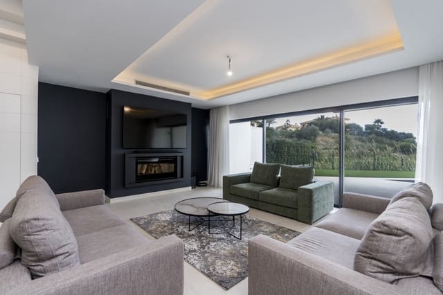 4 bedroom Townhouse for sale in Estepona with garage - € 2,150,000 (Ref: 9130505)