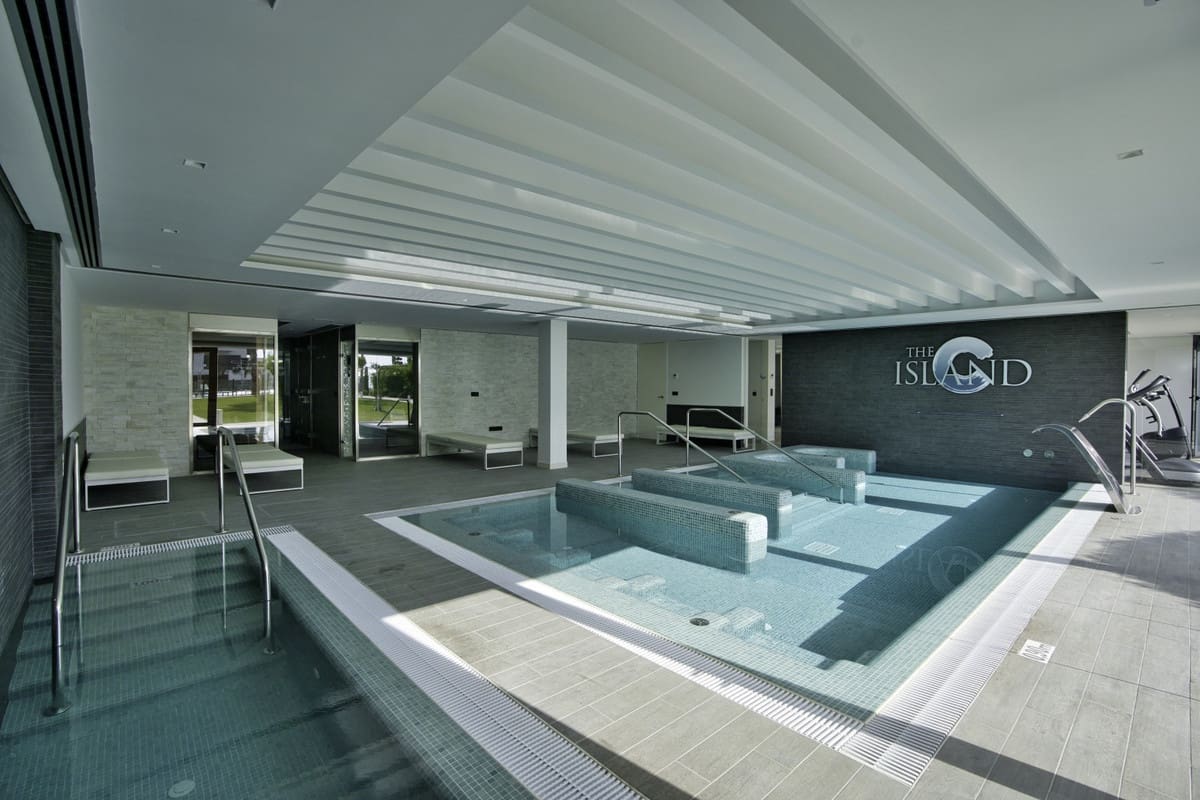 4 bedroom Townhouse for sale in Estepona with garage - € 2,150,000 (Ref: 9130505)