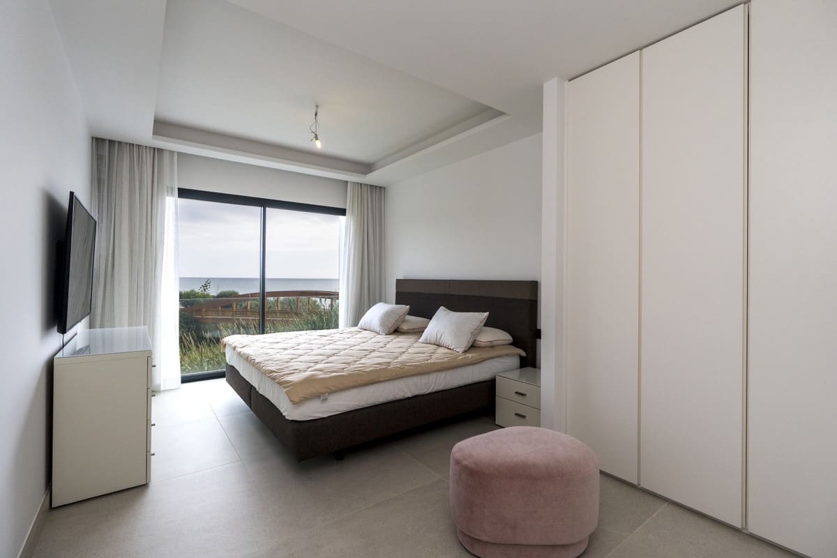 Casa de 4 habitaciones en Estepona en venta con garaje - 2.150.000 € (Ref: 9130505)