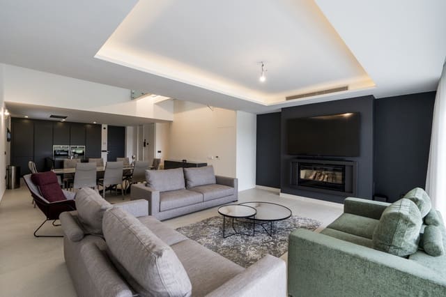 4 soveværelse Byhus til salg i Estepona med garage - € 2.150.000 (Ref: 9130505)