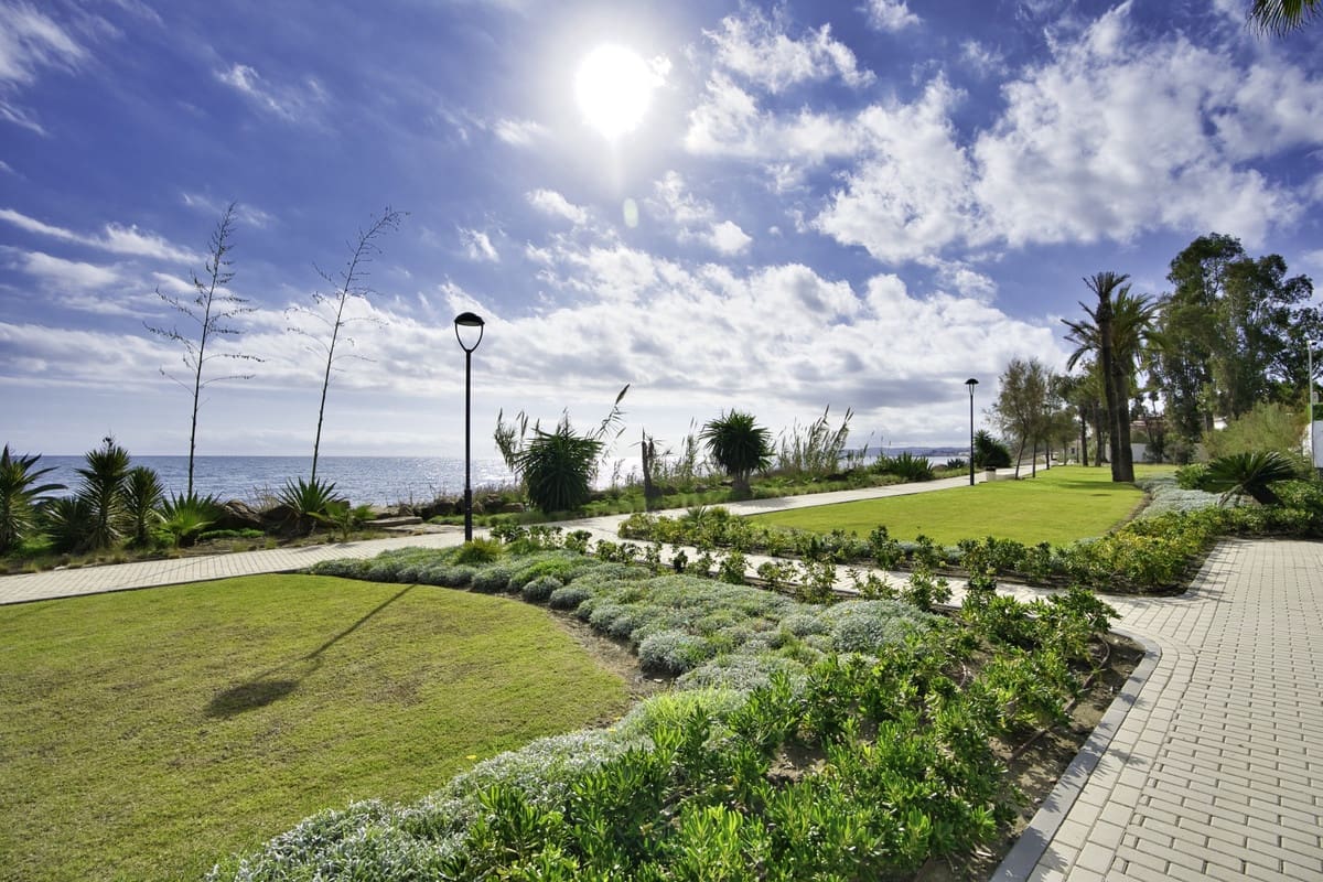 Casa de 4 habitaciones en Estepona en venta con garaje - 2.150.000 € (Ref: 9130505)