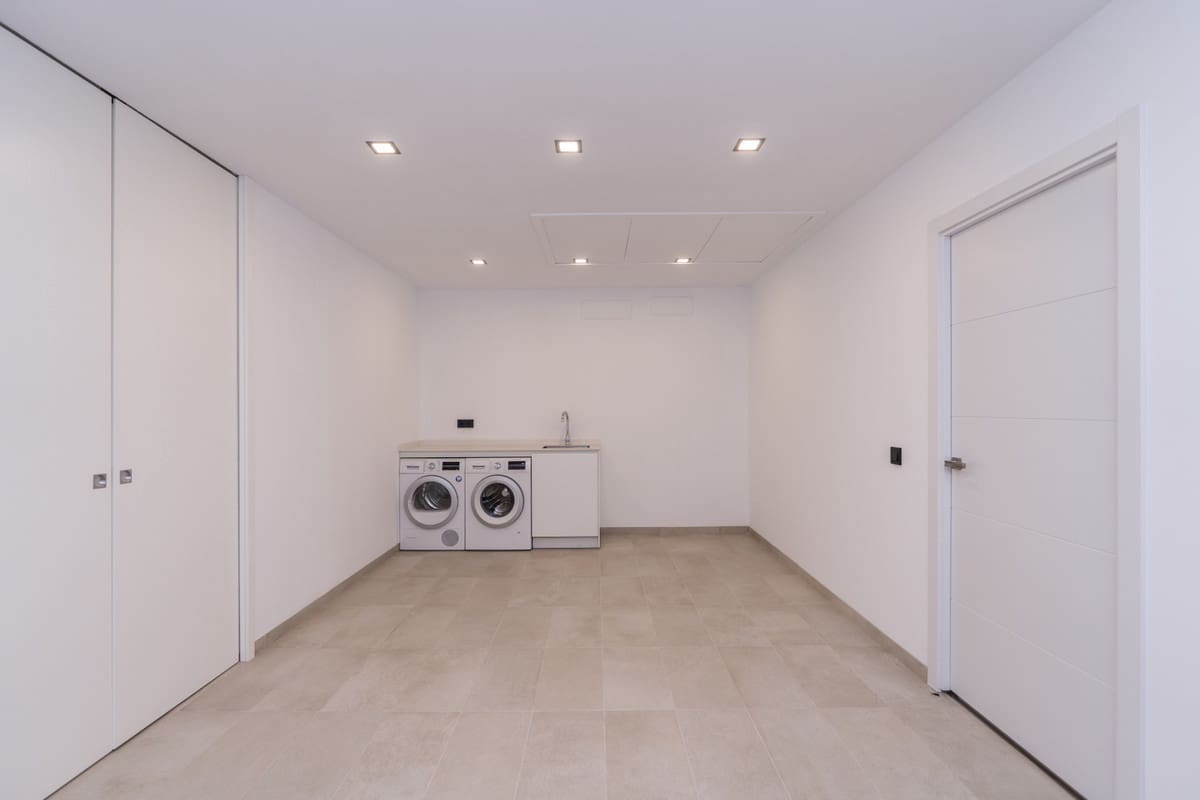 4 bedroom Townhouse for sale in Estepona with garage - € 2,150,000 (Ref: 9130505)