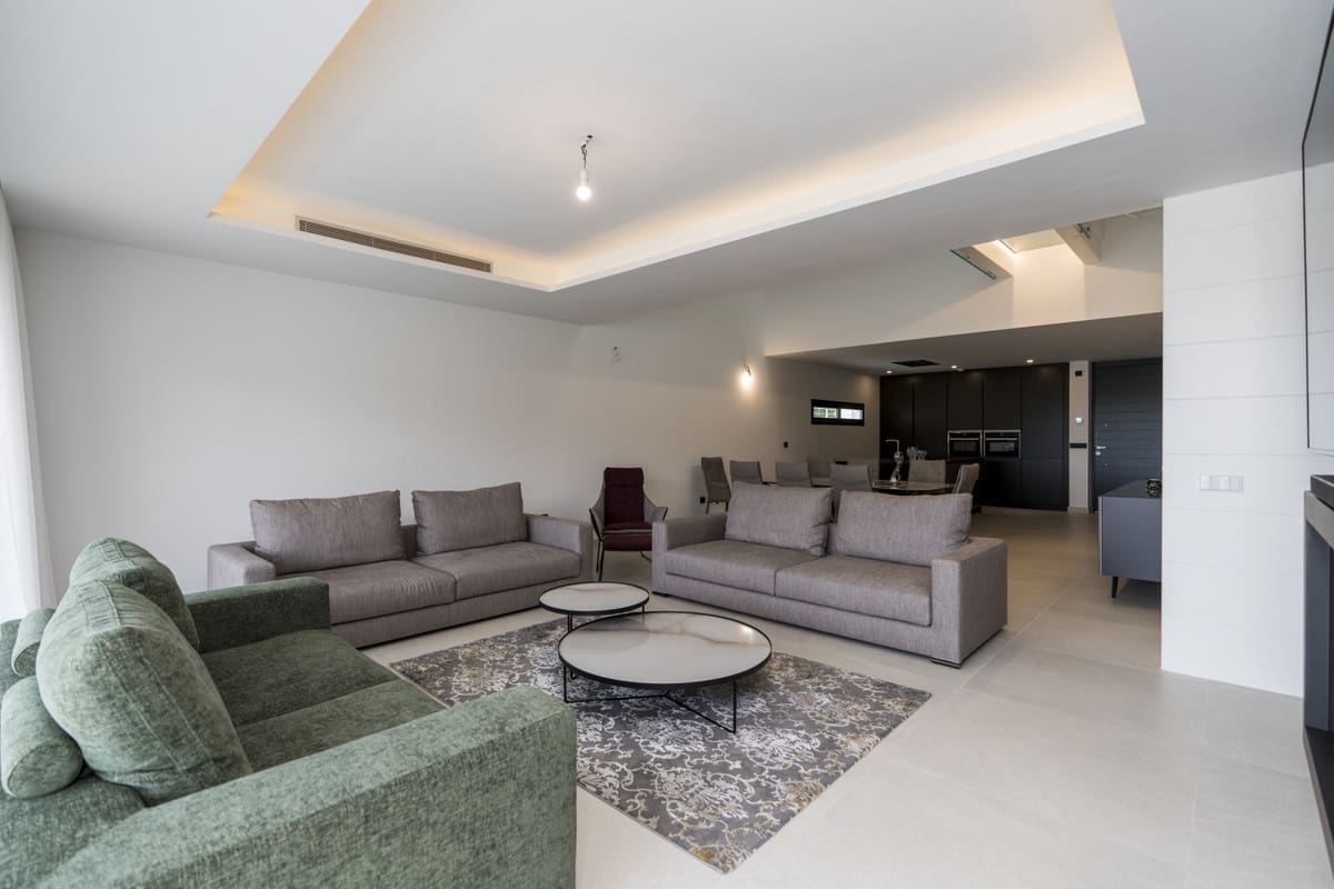 4 bedroom Townhouse for sale in Estepona with garage - € 2,150,000 (Ref: 9130505)