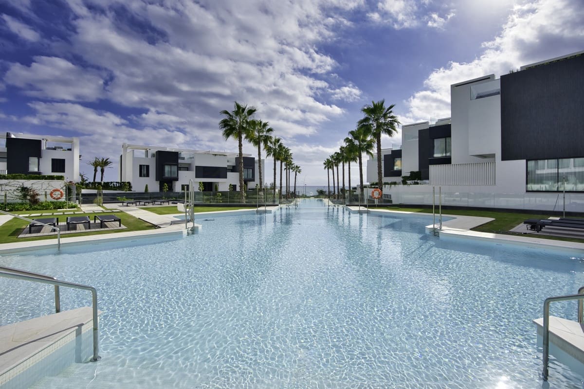 4 bedroom Townhouse for sale in Estepona with garage - € 2,150,000 (Ref: 9130505)