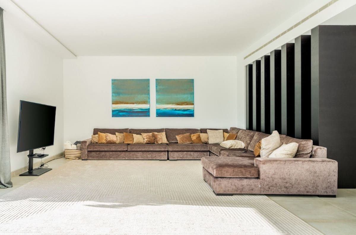 4 bedroom Villa for sale in Benahavis with garage - € 3,600,000 (Ref: 9131384)