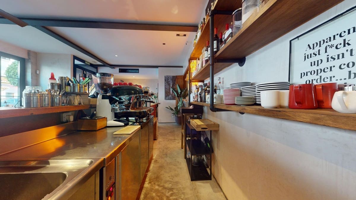 Comercial para venda em Benahavis - 1 390 000 € (Ref: 9131387)