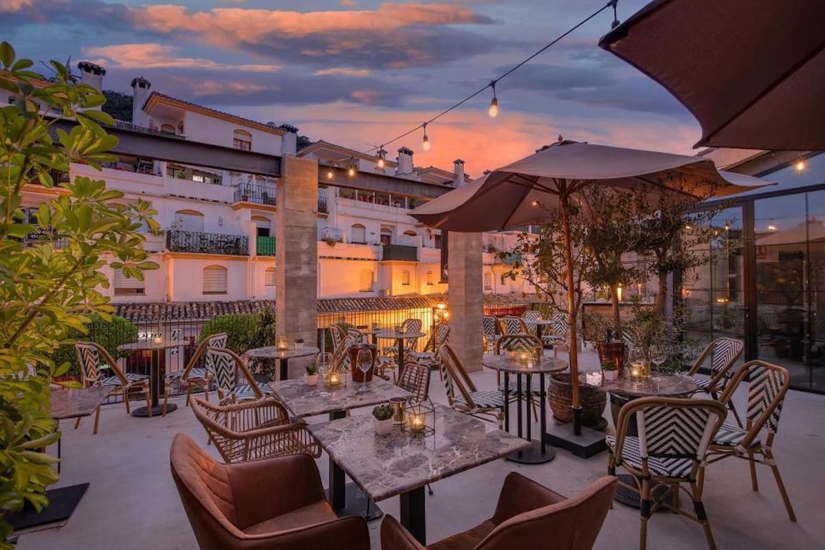 Comercial para venda em Benahavis - 1 390 000 € (Ref: 9131387)